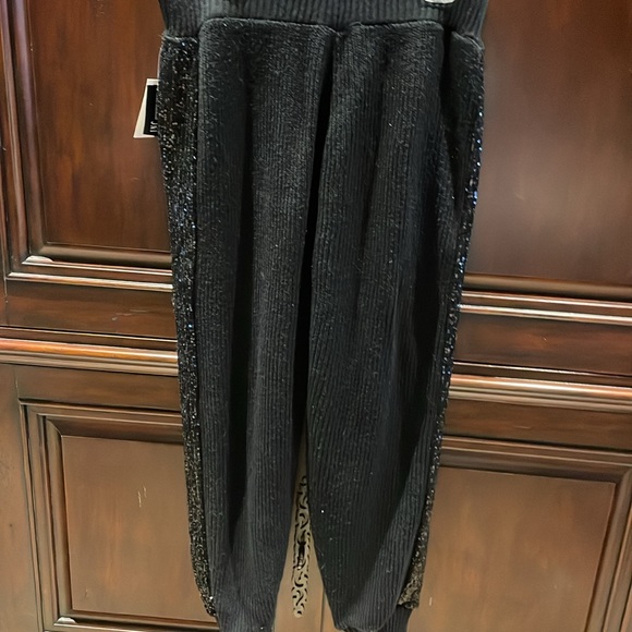 Inc international concepts black sweater and sequin joggers size large - Picture 8 of 13